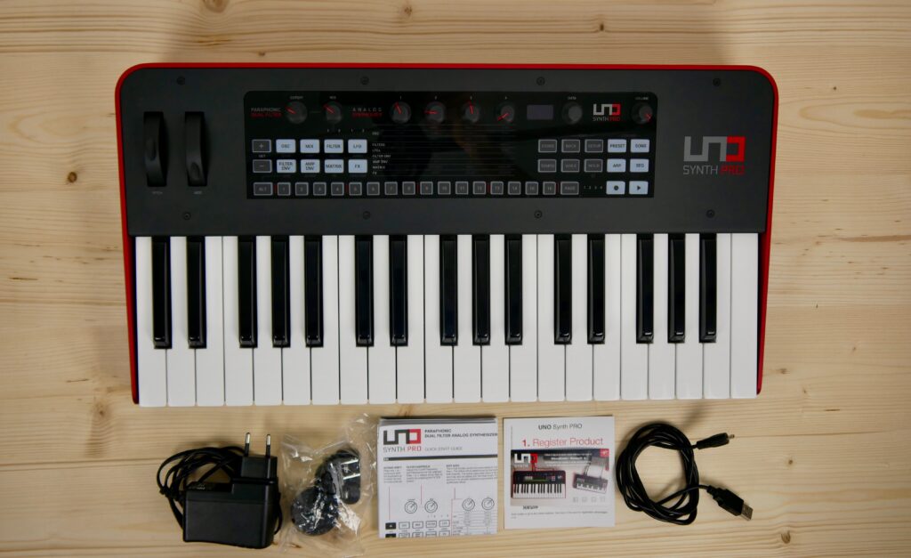 IK Multimedia UNO Synth Pro Unboxing